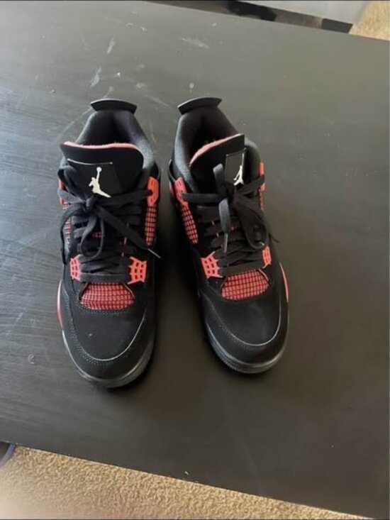 Air Jordan 4 Red thunder size 11.5/12
